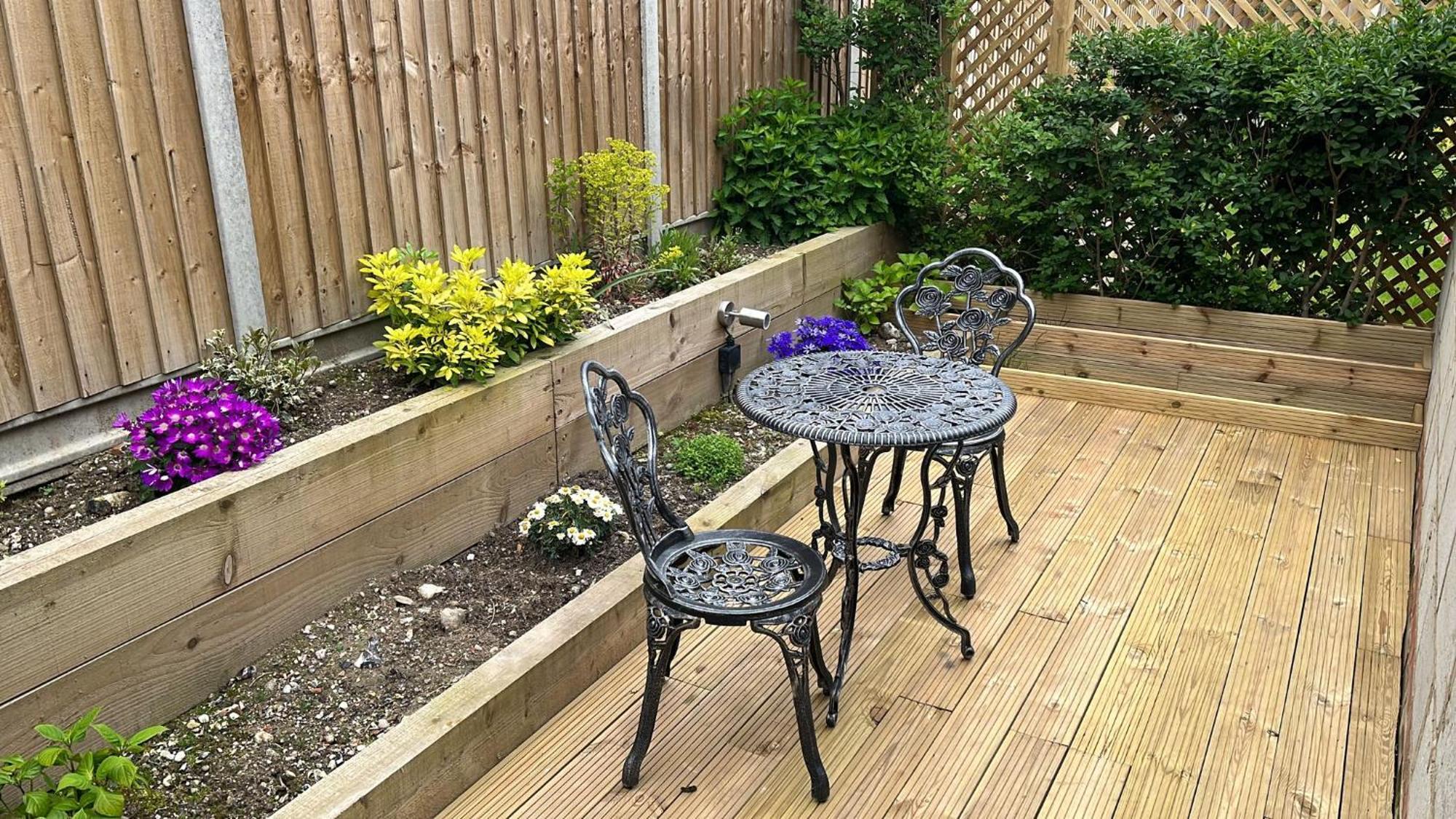 Two-Bedroom Cosy Country Lodge With Private Patio Greenhithe Eksteriør billede